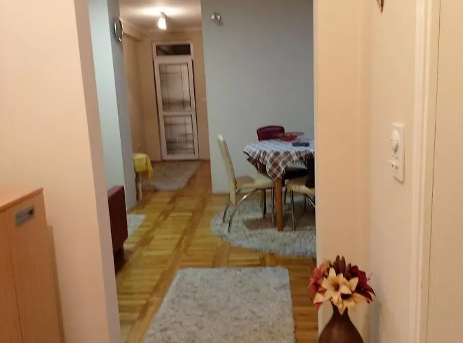 Διαμέρισμα Ino 99 *